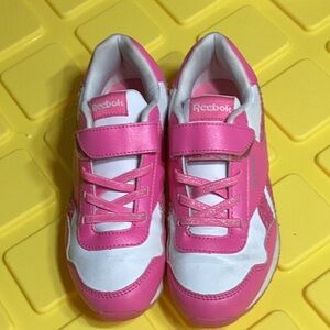 Reebok Kids Sneakers in Pink and White